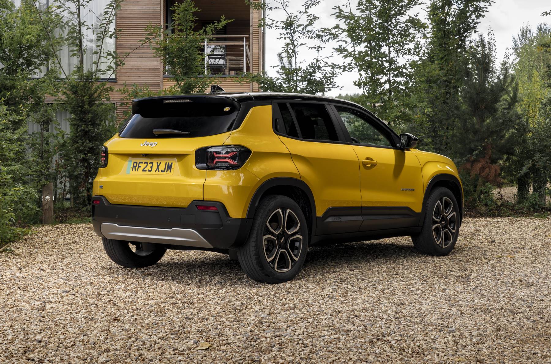 Jeep Avenger Review 2024 | CARWOW LEASEY