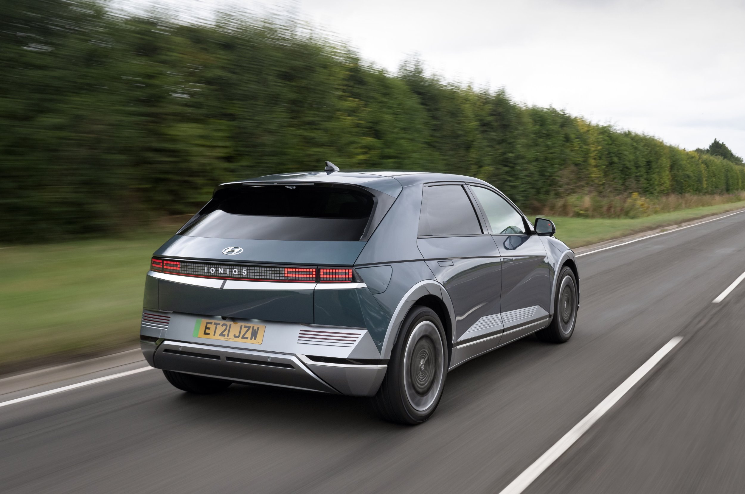 Hyundai IONIQ 5 Review 2024 | CARWOW LEASEY