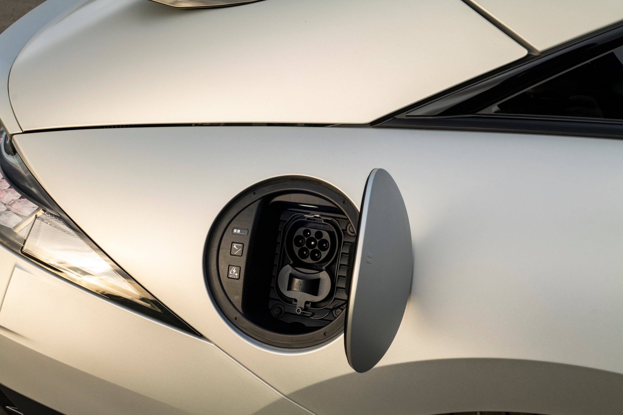 Hyundai IONIQ 6 Review 2024 | CARWOW LEASEY